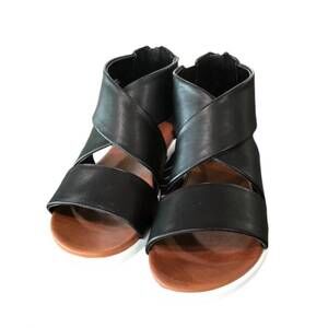 NEW MIA deana gladiator sandals in black